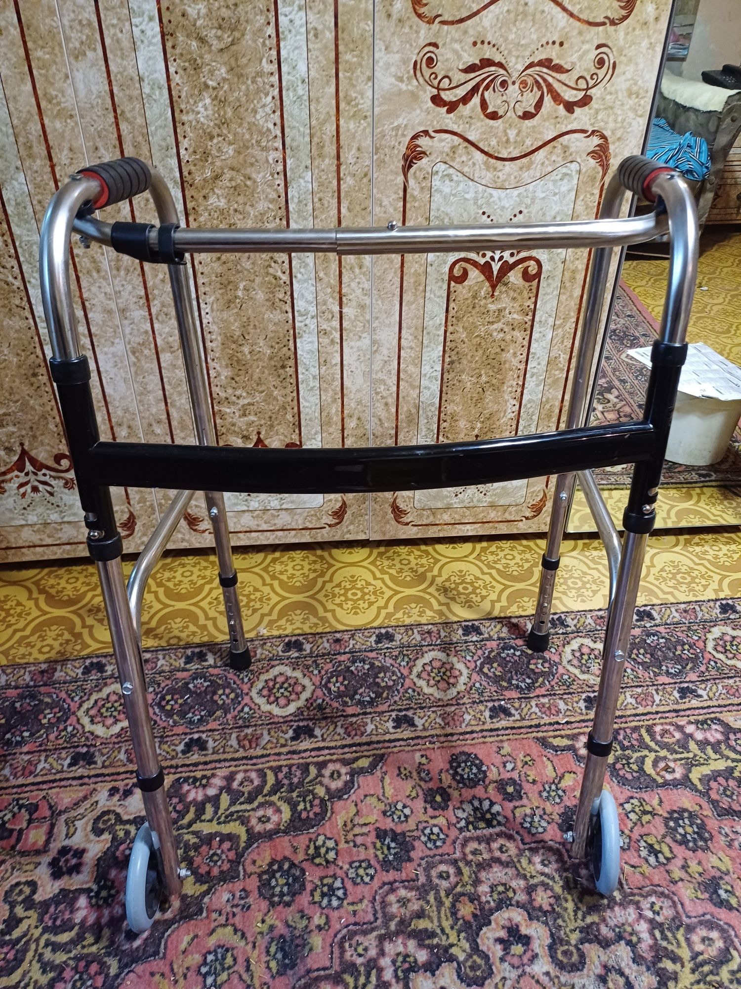 Продам ходунки ,шагающий режим.