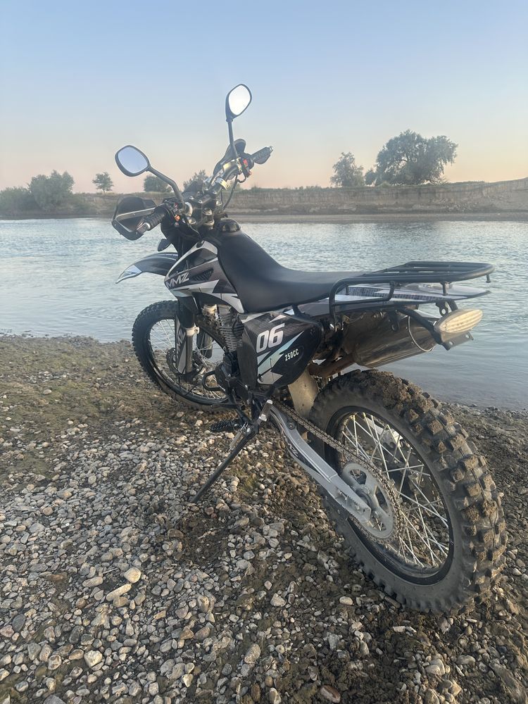 Продам эндуро 250куб