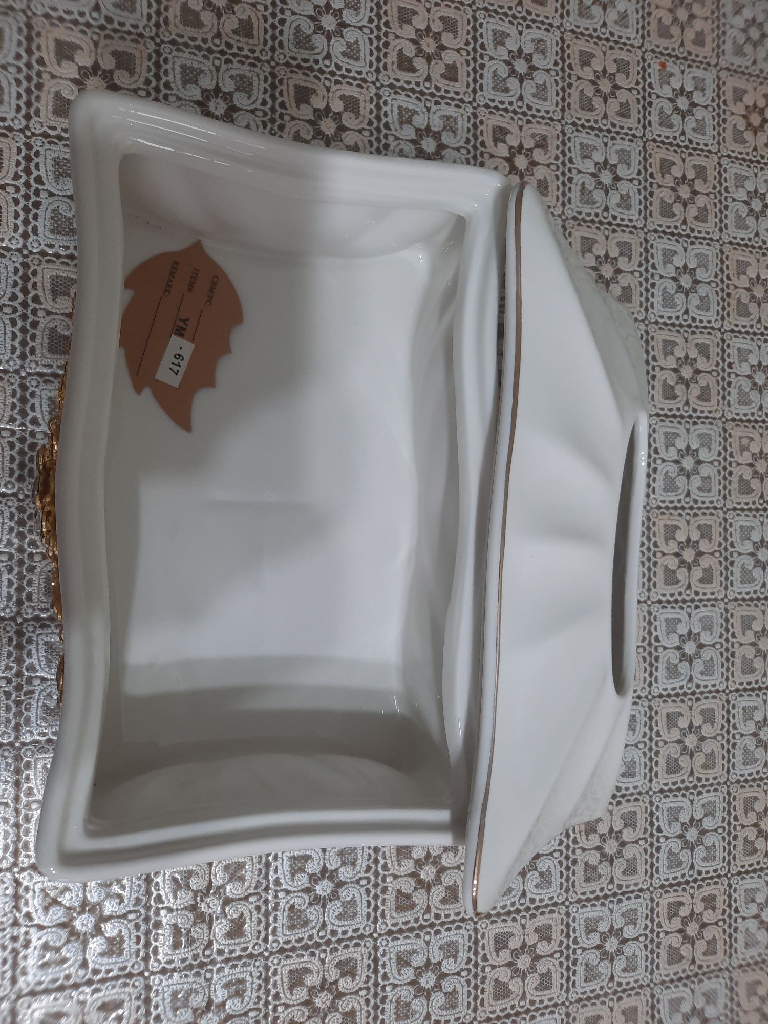 Срочно продам салфетницу