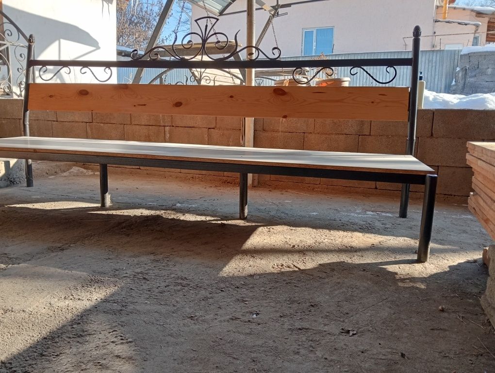 Кованная скамейка, диван