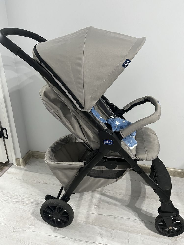 Продам коляску фирма Chicco в отличном состоянии