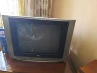 Продаю телевизор LG 24" — отличное состояние!