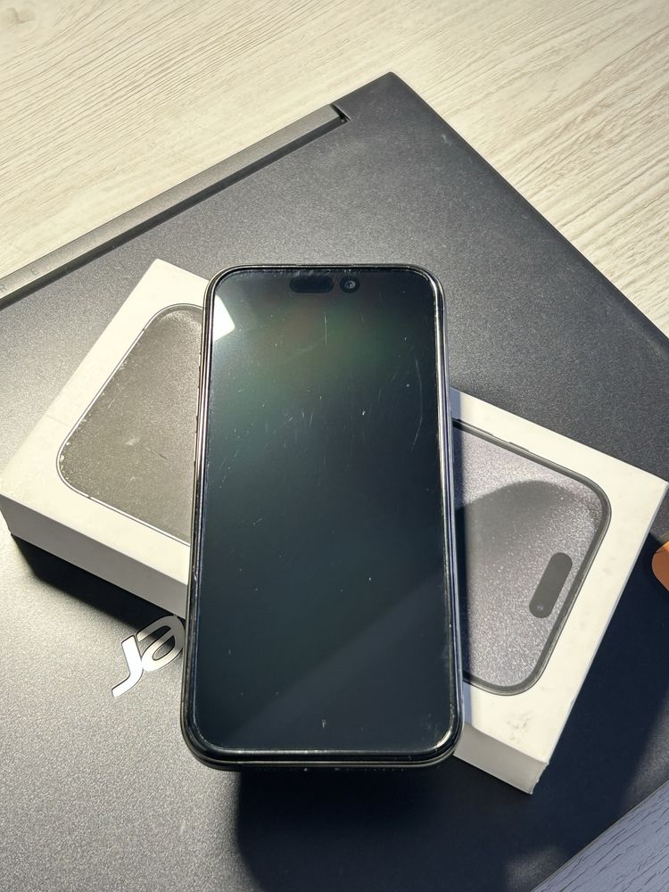 Iphone 15 pro black titanium