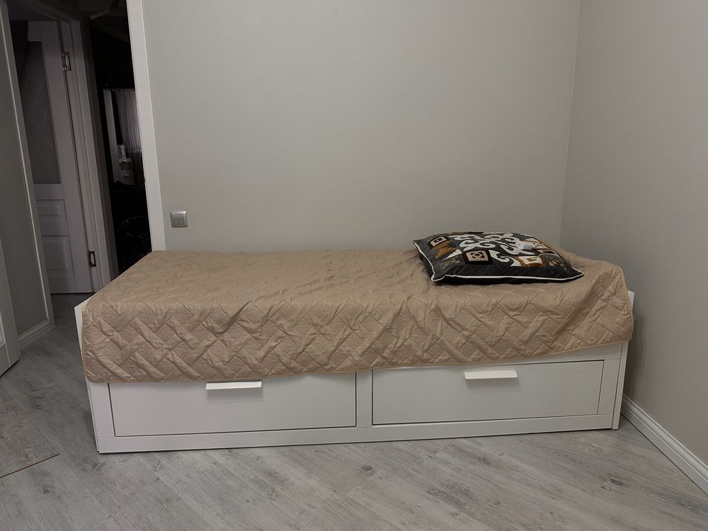 Кровать IKEA Бримнэс