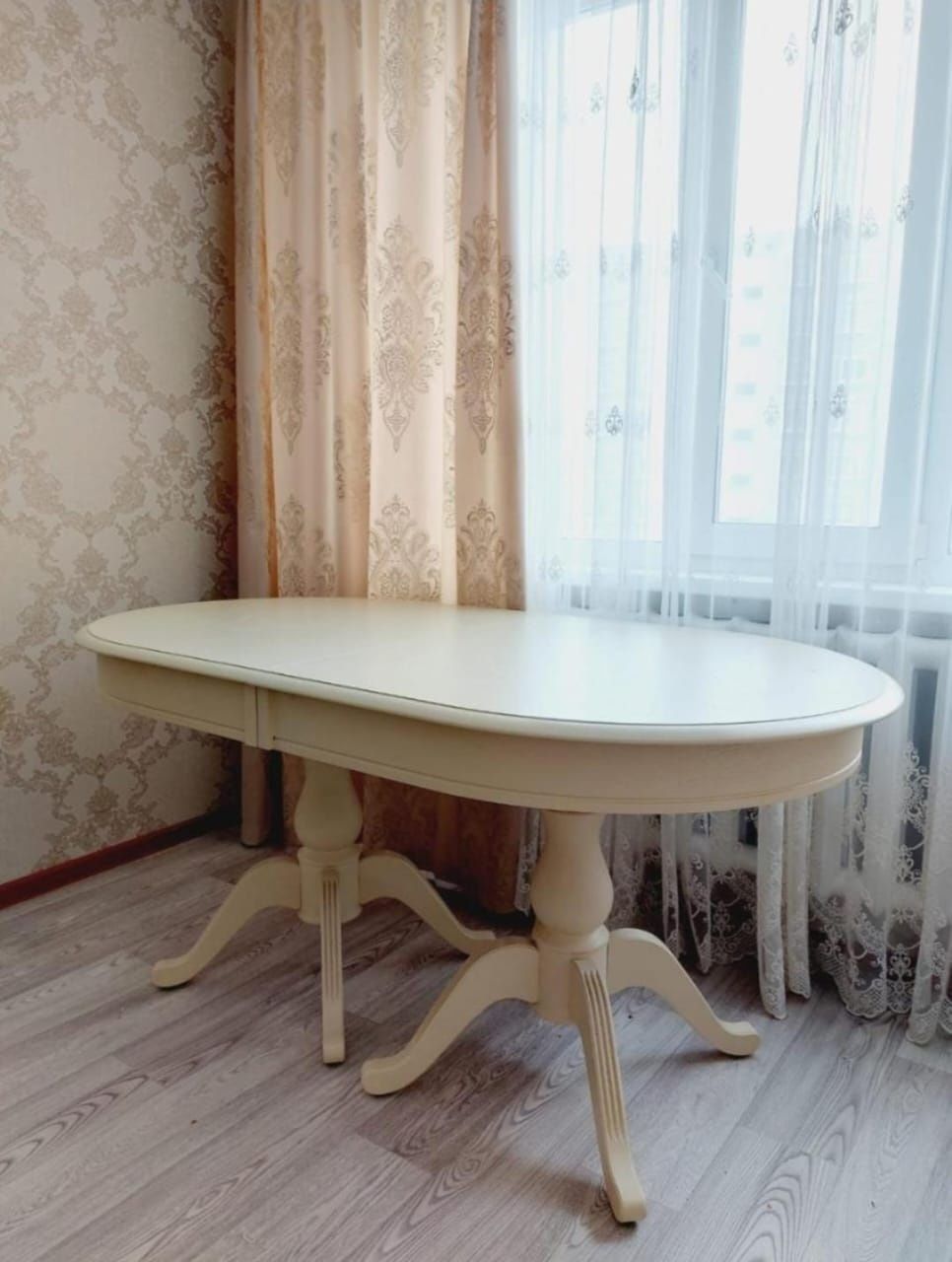 Продам б/у раздвижной стол