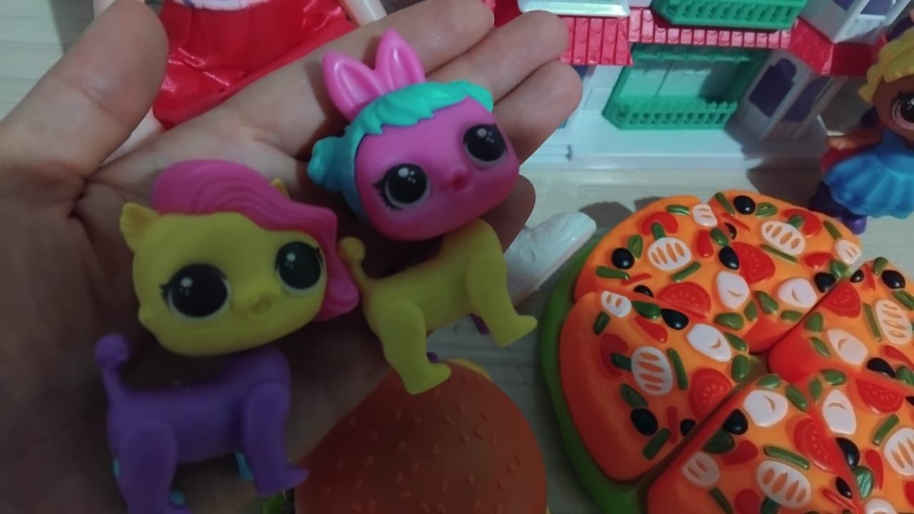 Продам пакет игрушек для девочки!