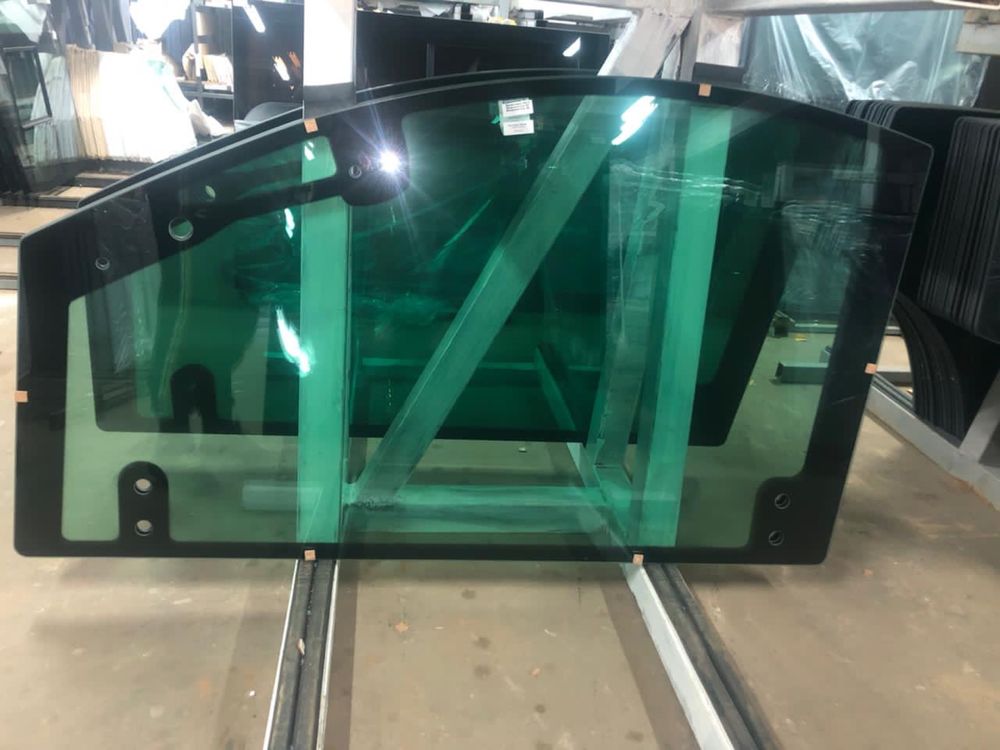 Стёкла зоводские 3/1 jcb hidromek komatsu volvo terex case  CARRARO