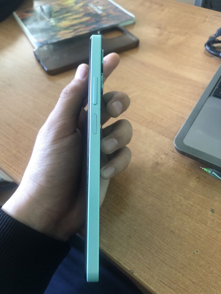 Realme C51 продоется