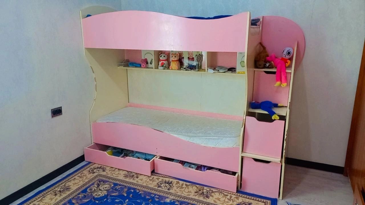 Двухярусный кровать для детей
