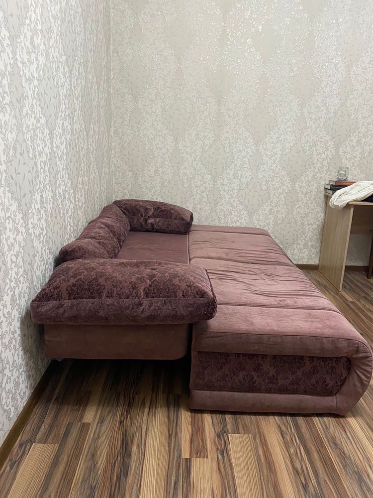 Диван двухместный