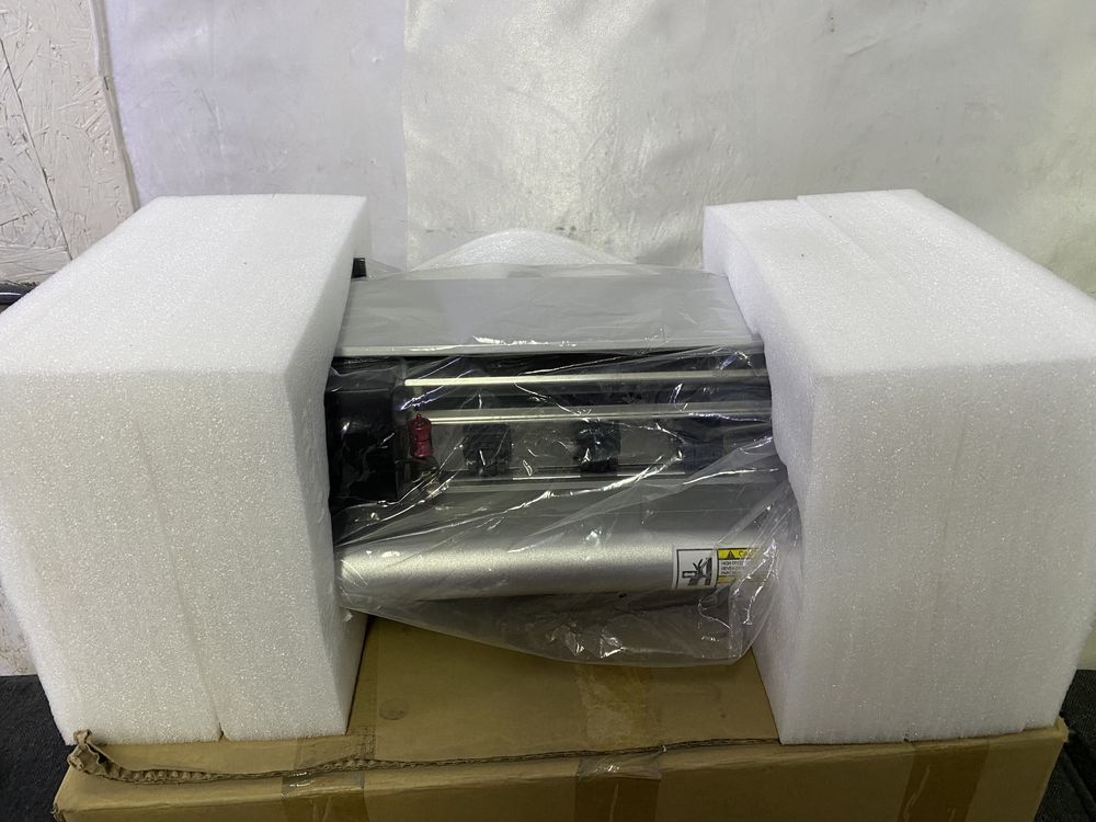 Продам плоттер для резки телефонных пленок SKYCUT CXU310