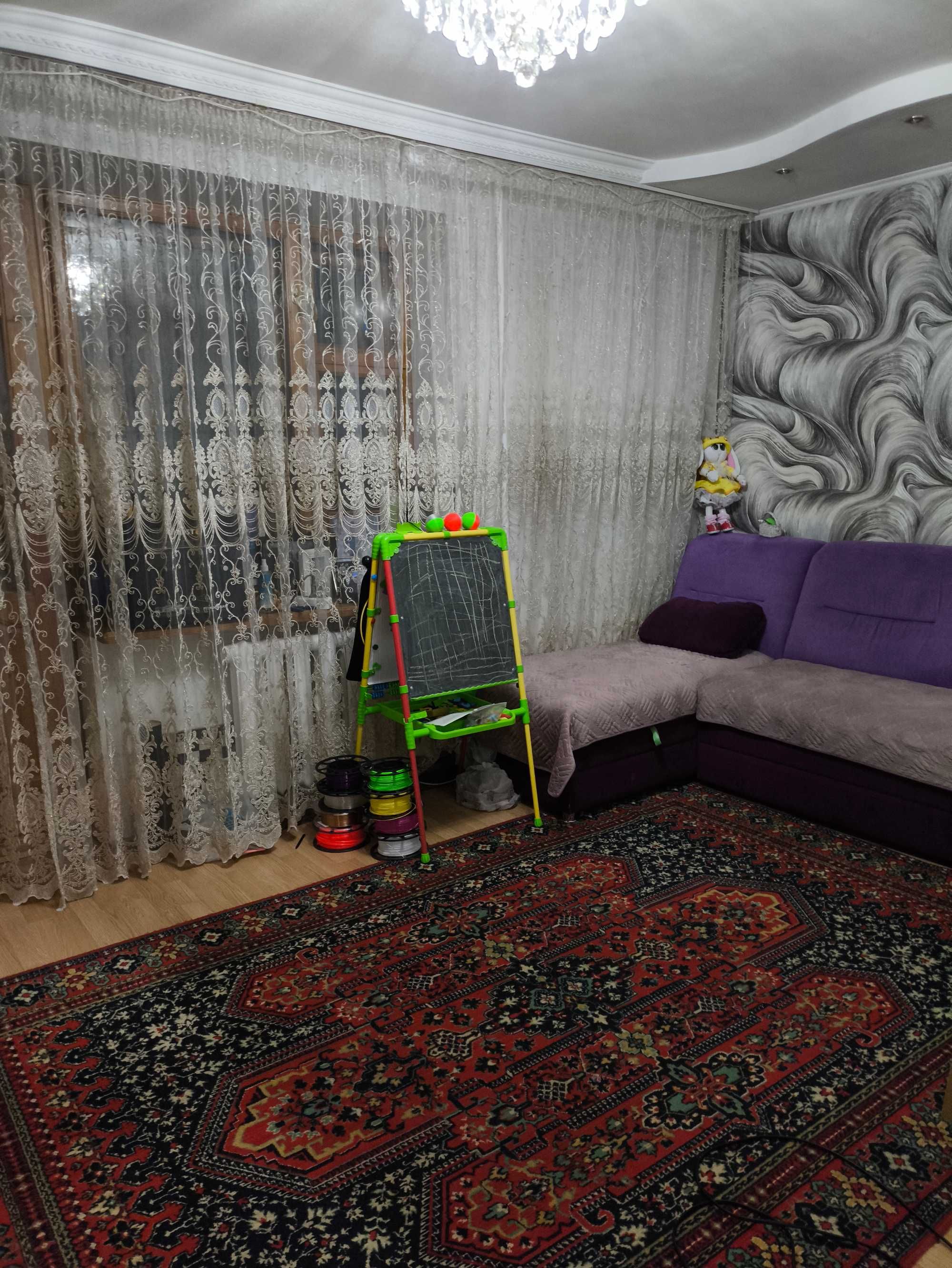 Продам 3-х комнатную квартиру. Около Пирамиды, район вокзала.