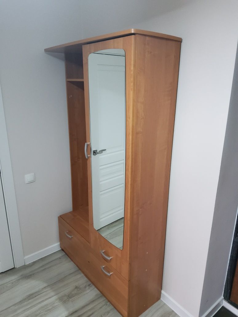 Продам прихожую в хорошем состояние.