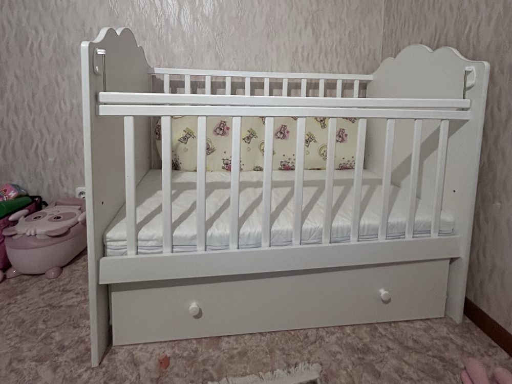 Продам кровать детскую ! В отличном состояние ! С матрасом , новый!
