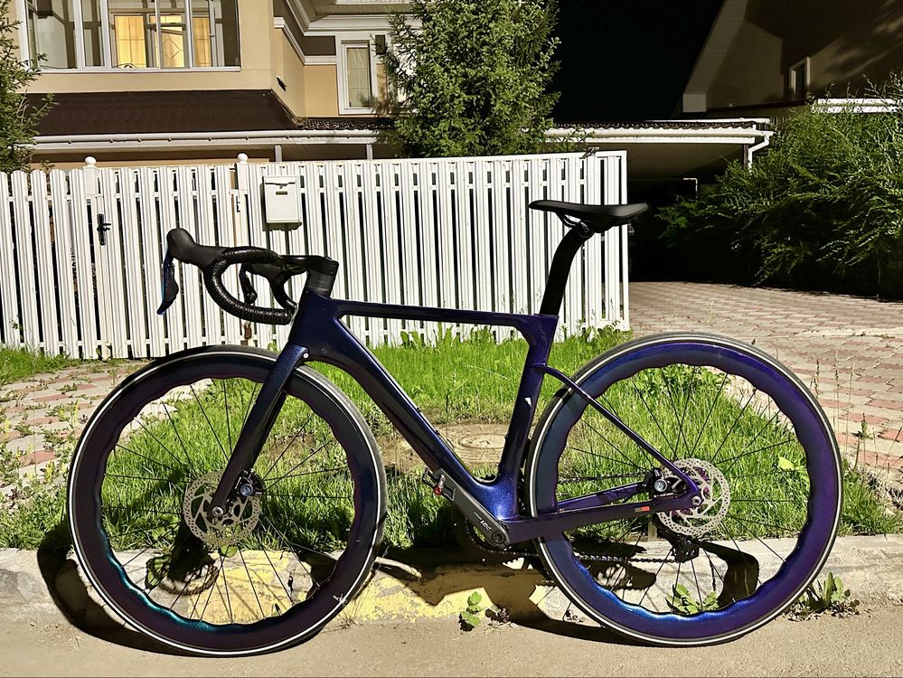 Карбоновый шоссейный велосипед R15 Pro