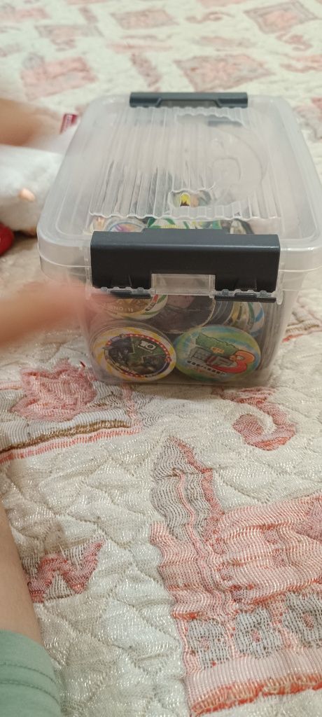 Продаю ящик фишек1500тенге