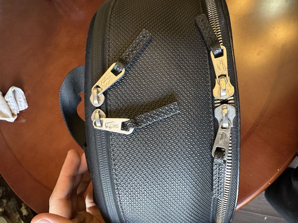 Продам оригинальный рюкзак от Lacoste