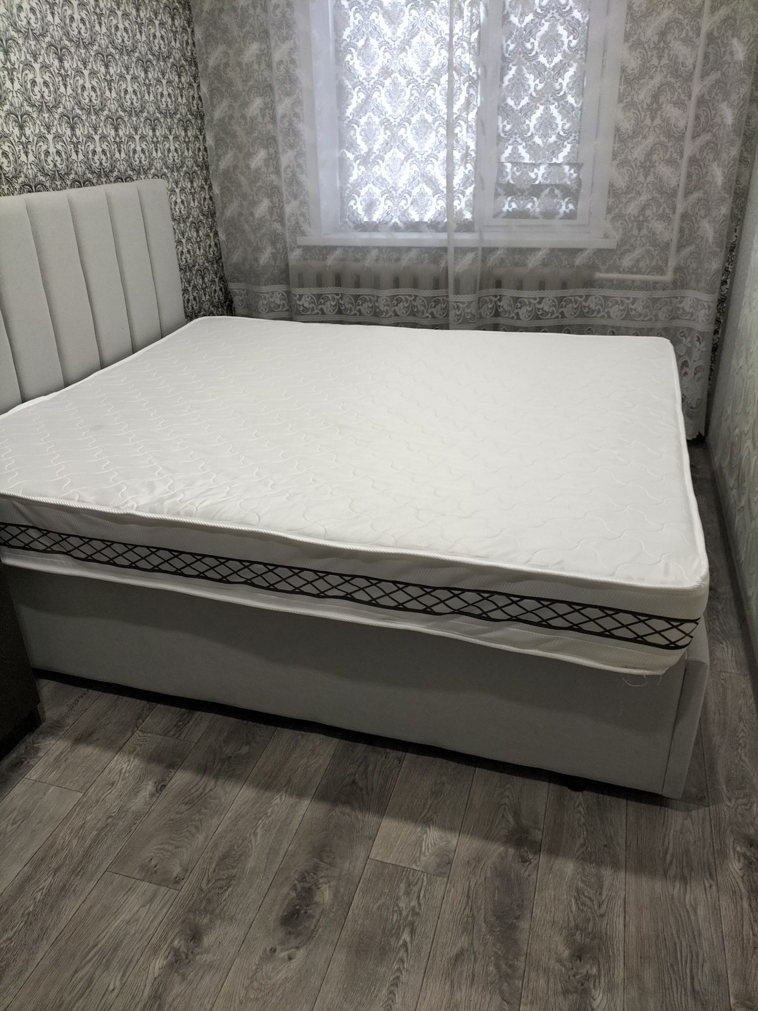 Продам матрас 180-200