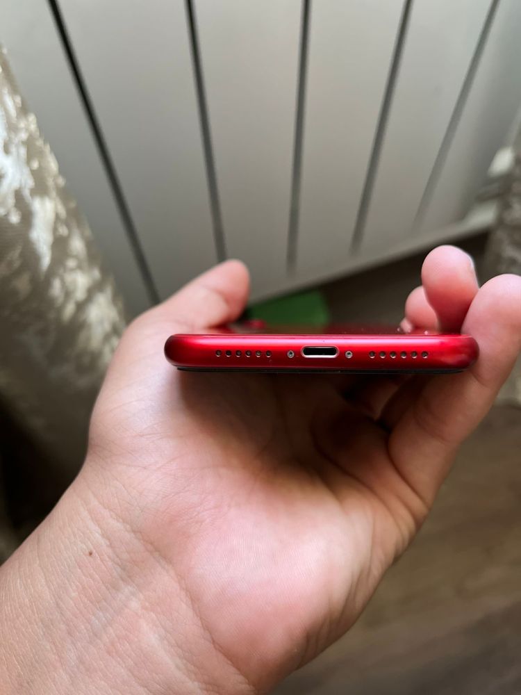 iPhone XR в идеальном состоянии
