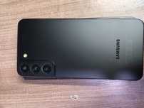 Продам обменяю смартфон samsung на 23ultra с моей доплатой