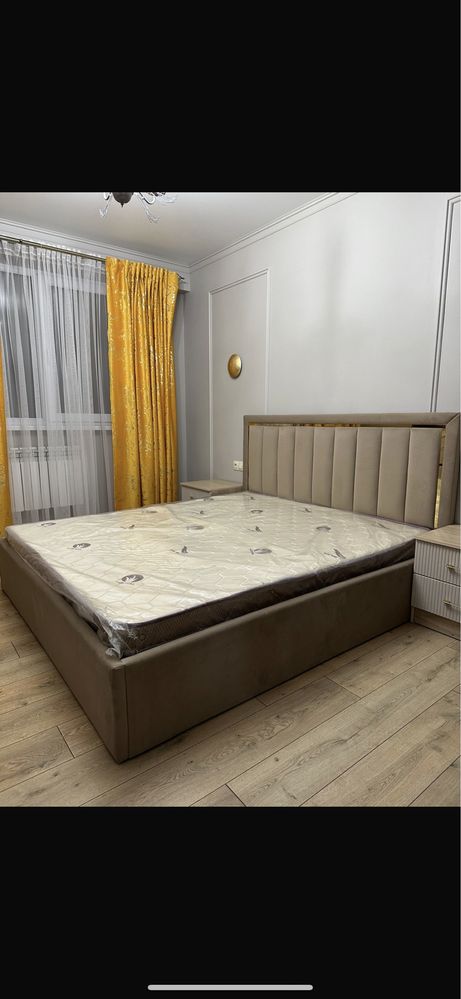 Двуспальная кровать