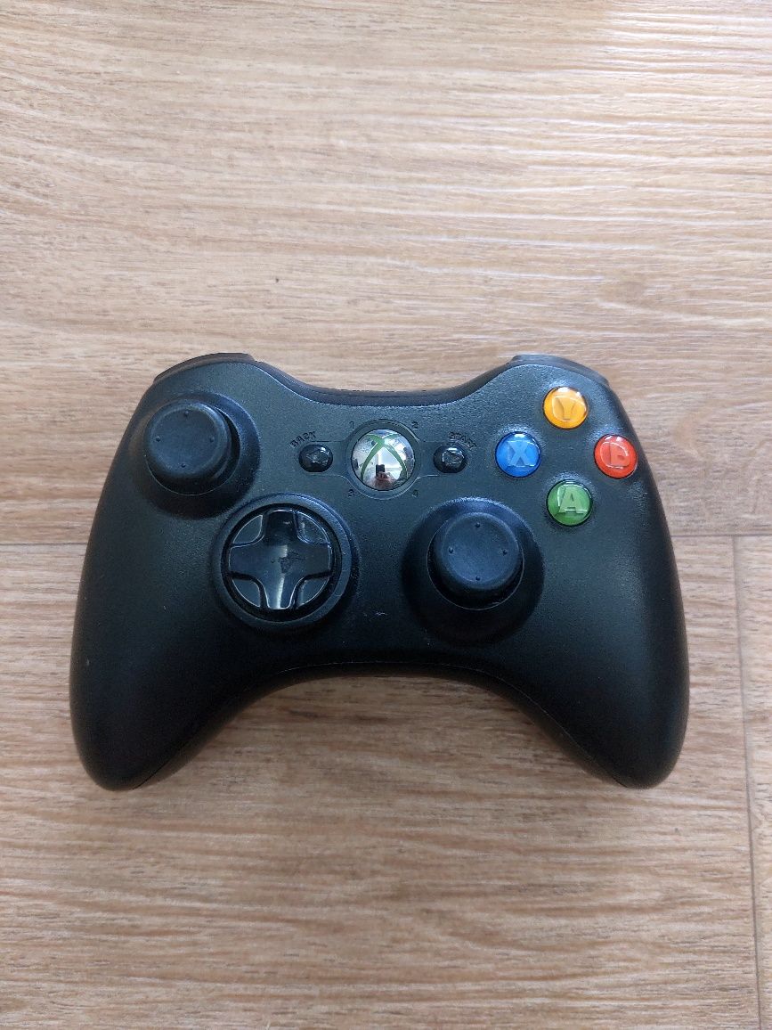 Продам геймпады Xbox, PS4