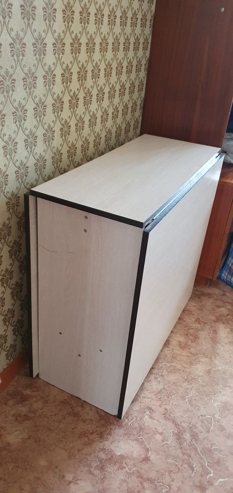 Продам стол книжка за 25000тг