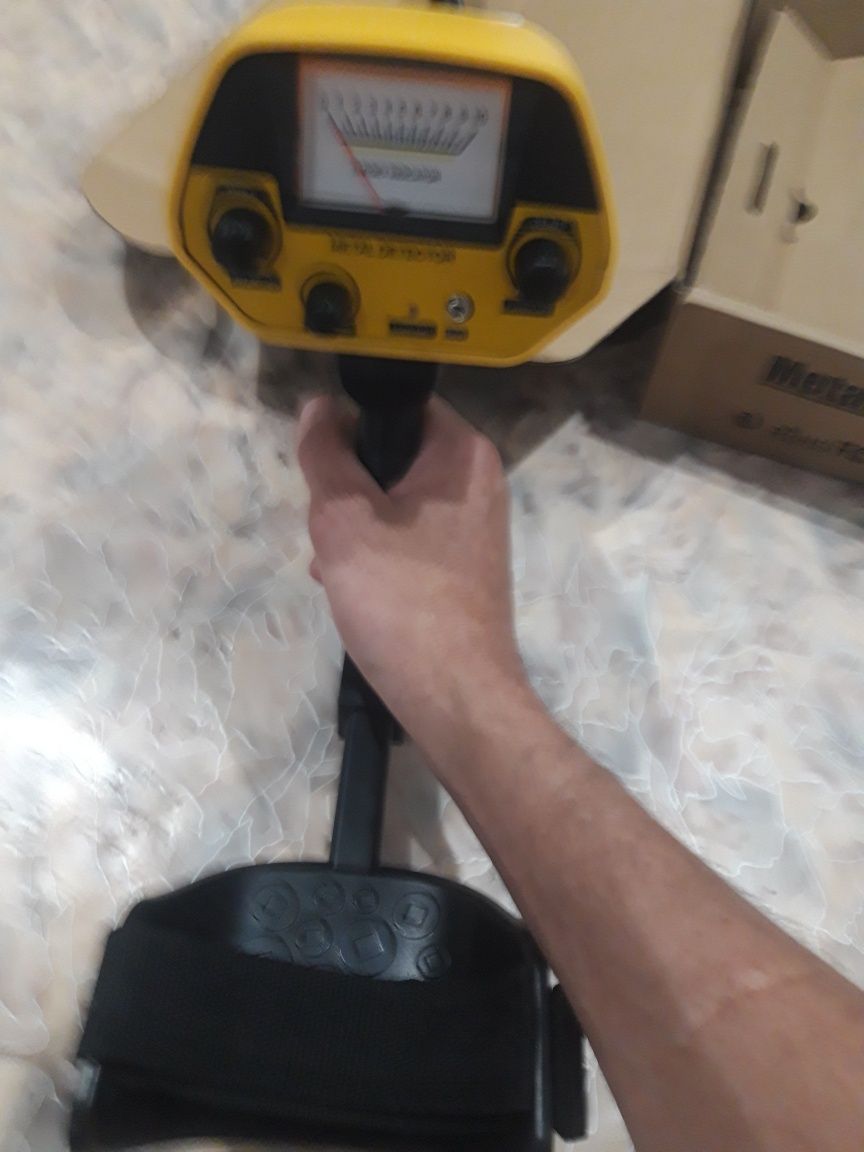 Продам  металлоискатель