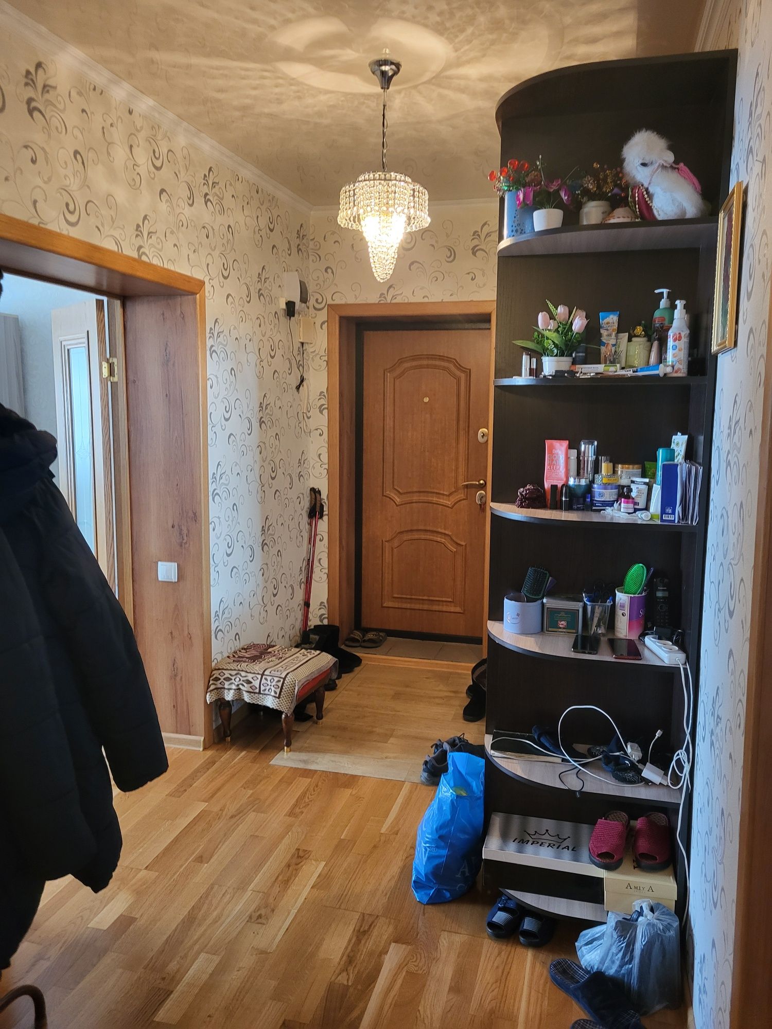 3 комн.кв. 106 кв.м на рынке . Назарбаева 2к