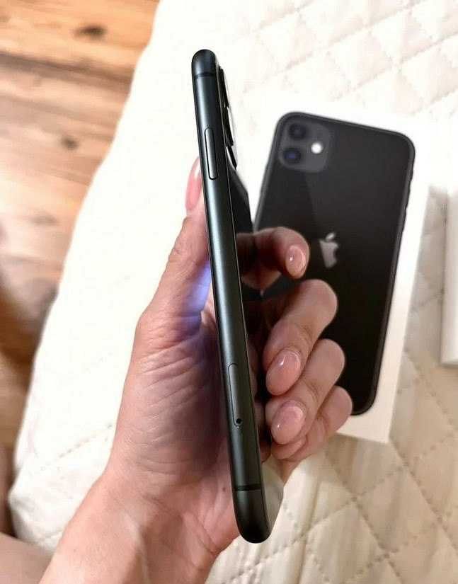 Продаю свой телефон IPhone 11 128ГБ в защитном стекле