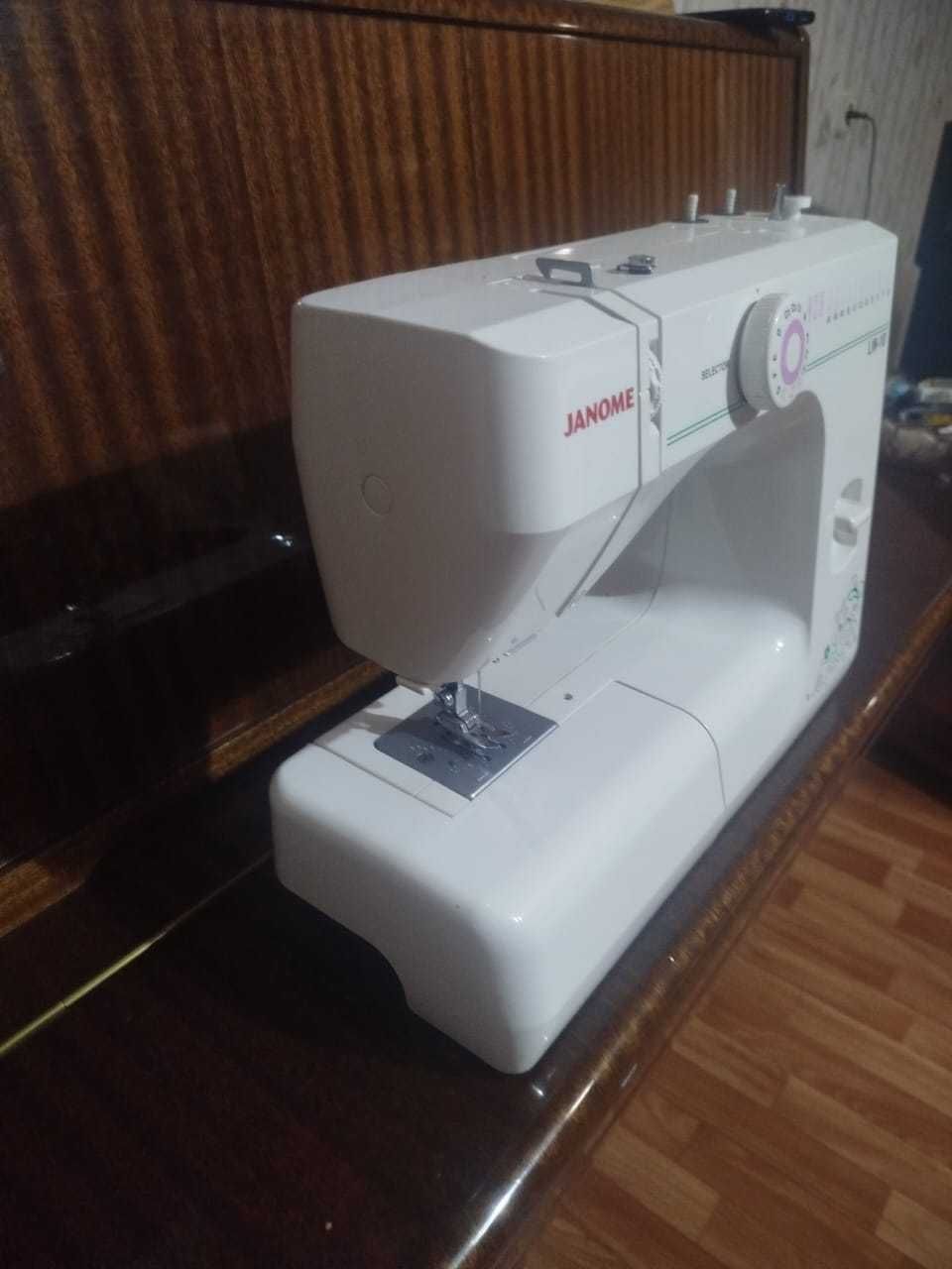Продам новую швейную машинку