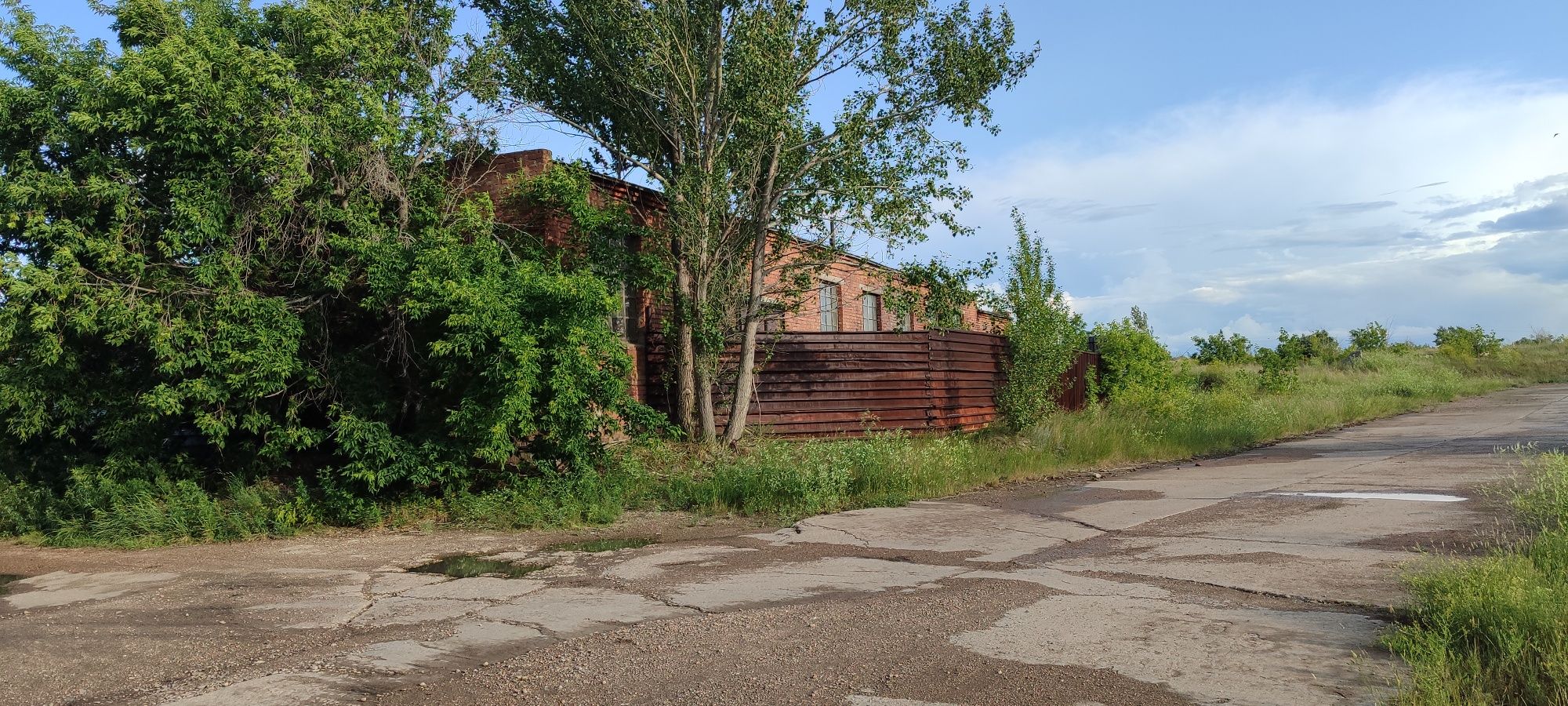Продам здание гаражей