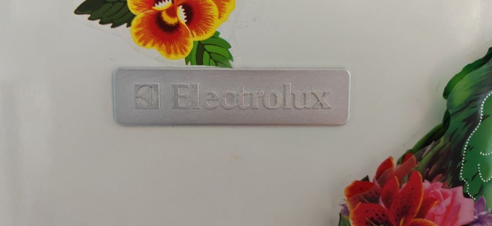 Холодильник Electrolux 2х камерный