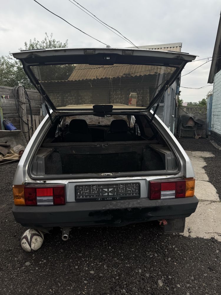 Продам машину ваз 2109