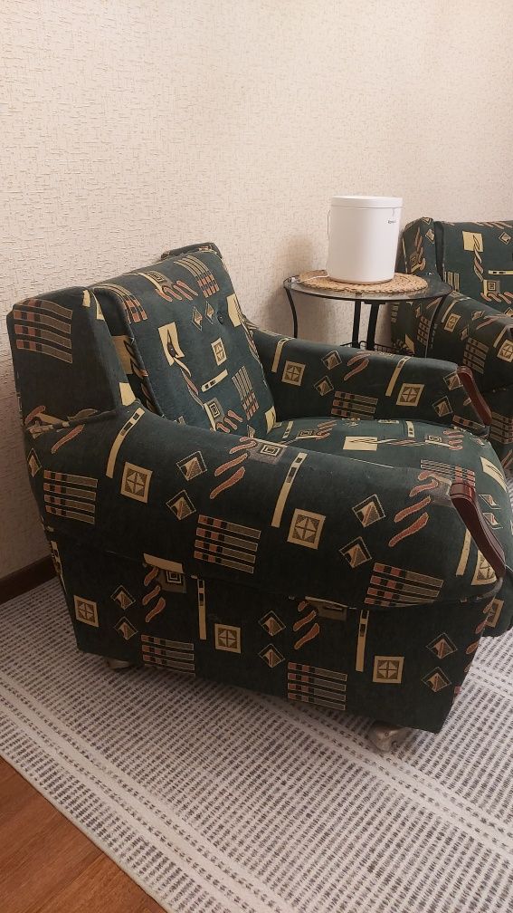 Продам 2 советских кресла