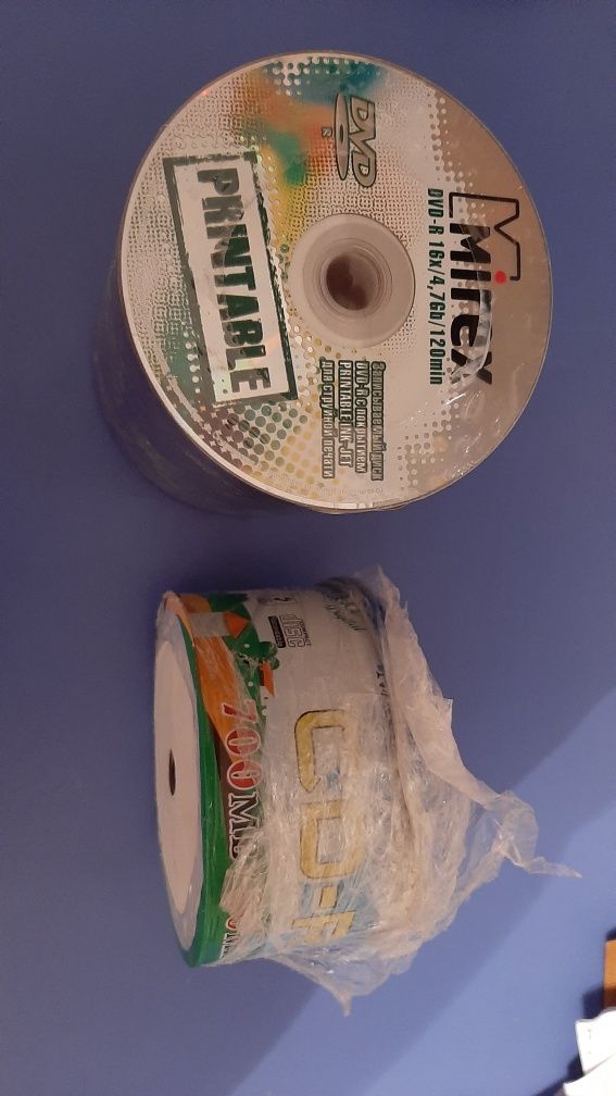 Флешки и диски DVD/CD
