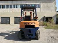 Кара. Погрузчик вилочный TOYOTA 5FG25