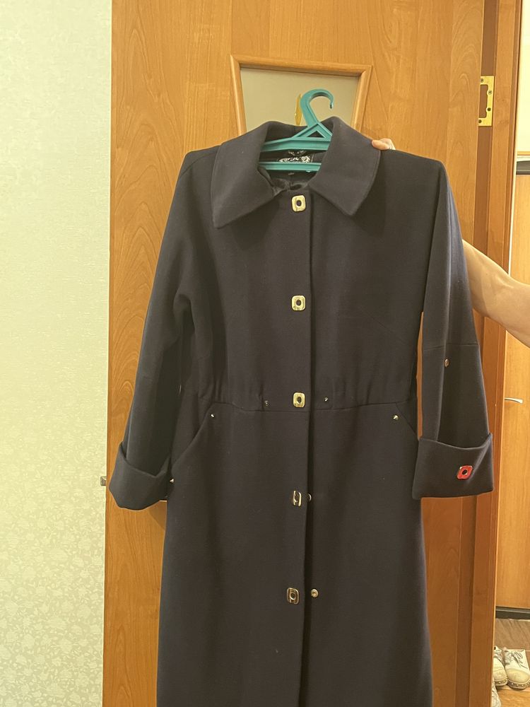 Продам осеннее пальто
