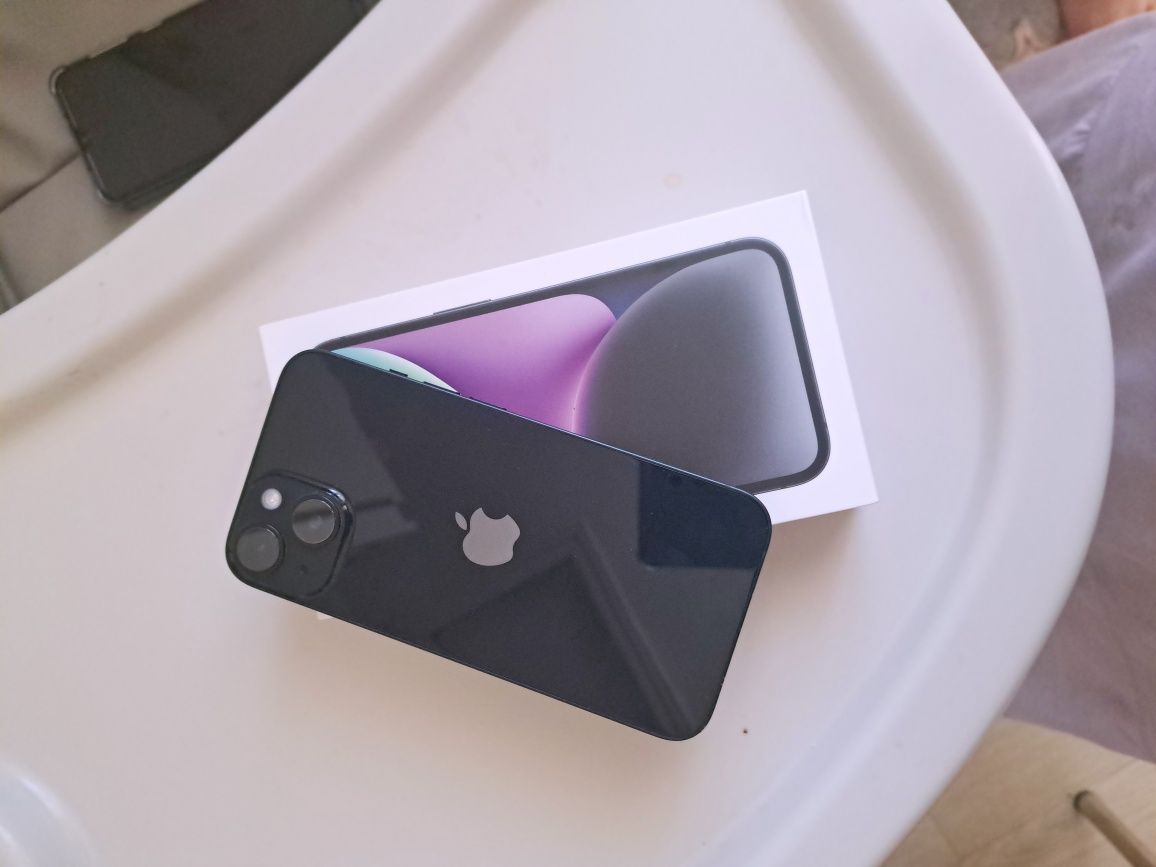 IPhone 14 с гарантией.  Новый . Месяц как купили .