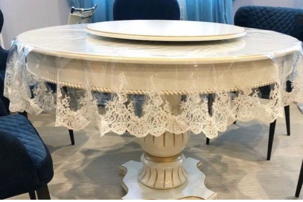 Силиконовая скатерть с кружевом,бахрамой и стразами !
