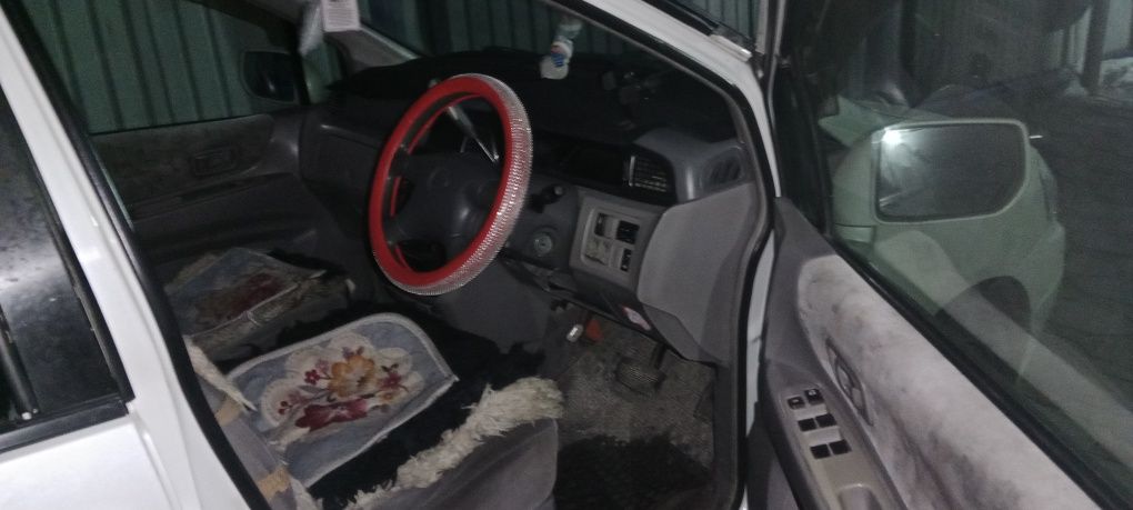 Продам машину Минивэн 7ми местный автомобиль