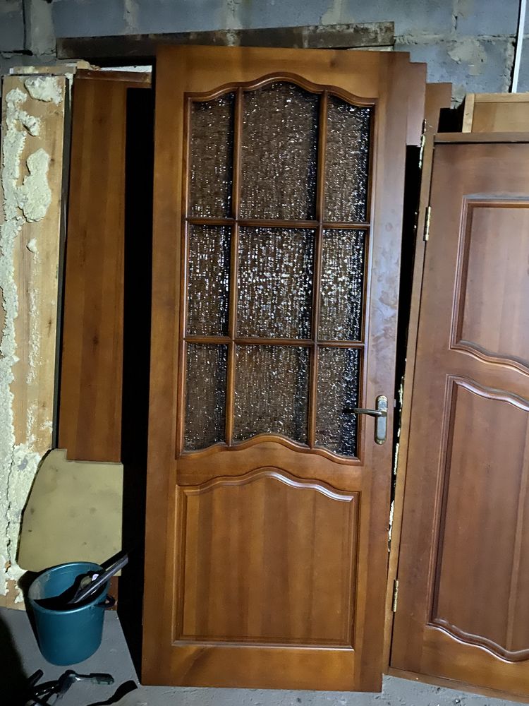 Межкомнатные двери из массива древесины