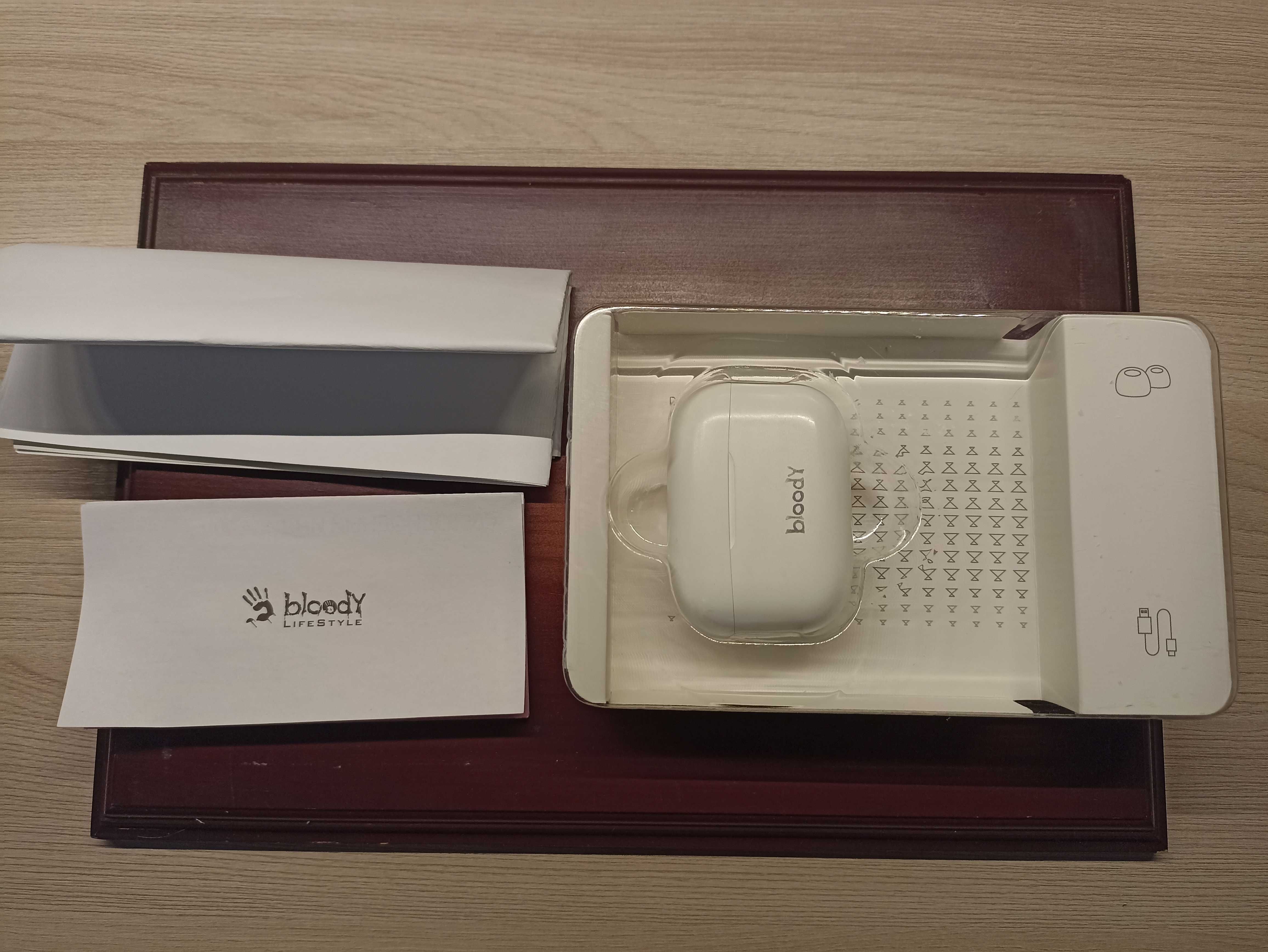 Беспроводные наушники TWS Bloody M30, White M30W