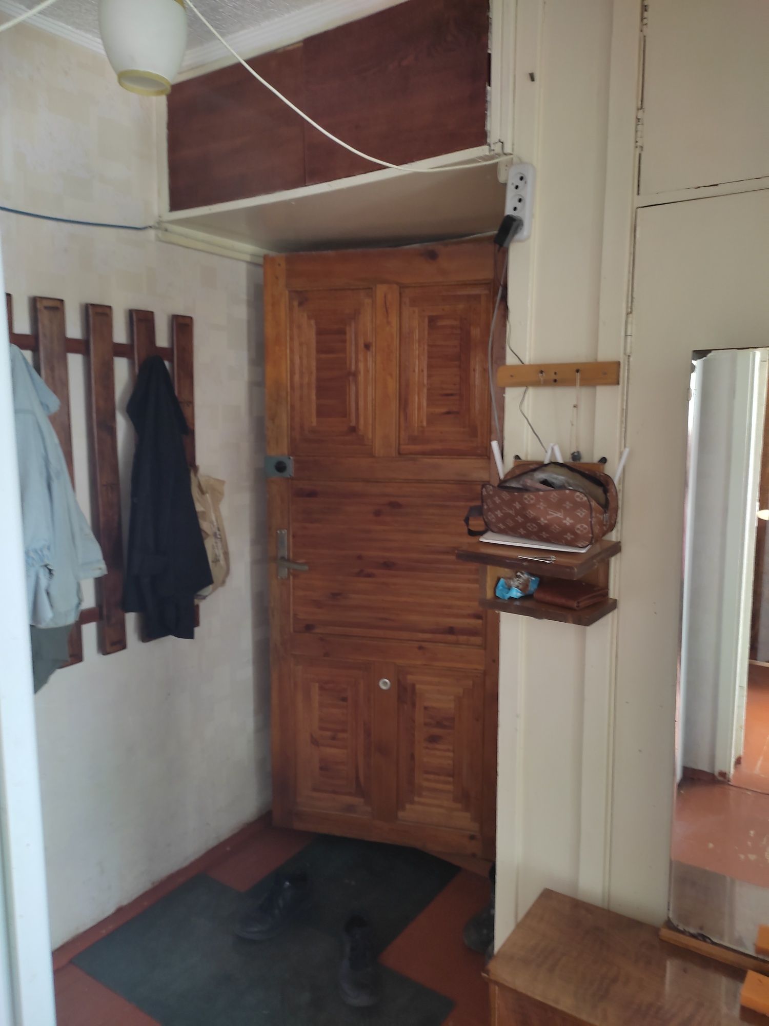 Продам 3-х комнатную квартиру  на Маяковского