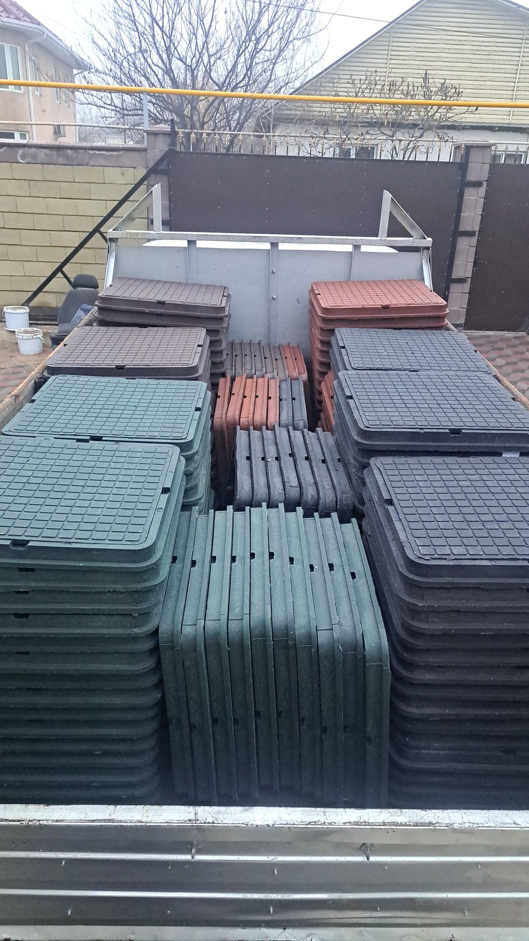 Люк пвх,1,5тонна, 3тон, 6тон, 15тон, 25тон. Люк чугин 1,5тон, 12,5тон,