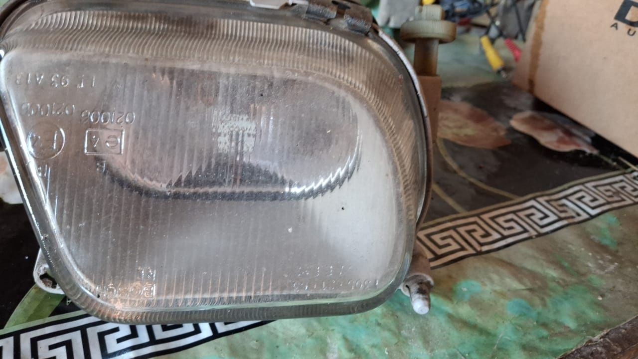 Противотуманная фара Mercedes W210