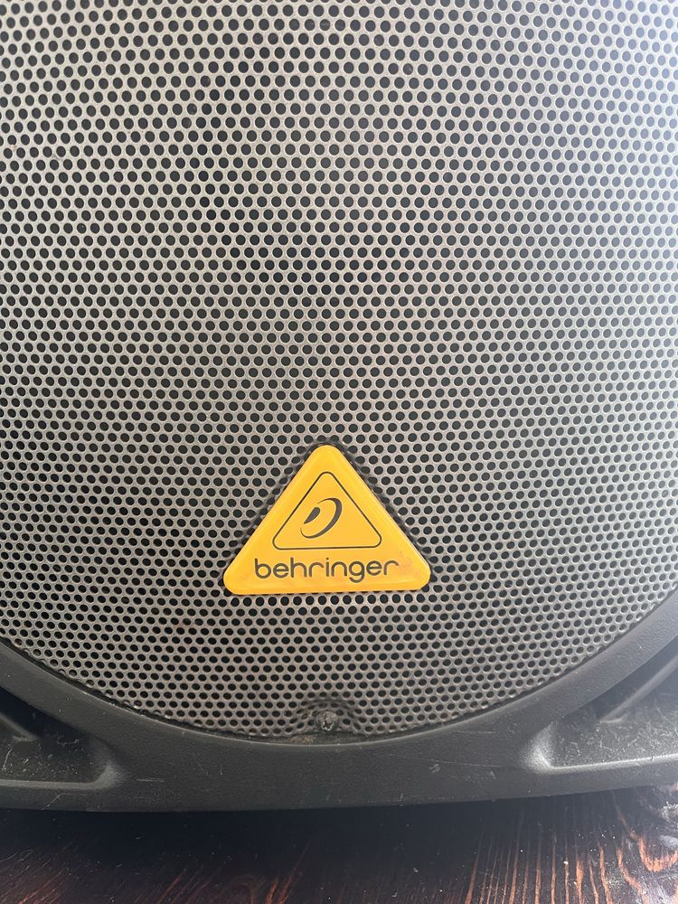 Акустическая система BEHRINGER.  Микшерный пульт CB 1000 8ми канальный