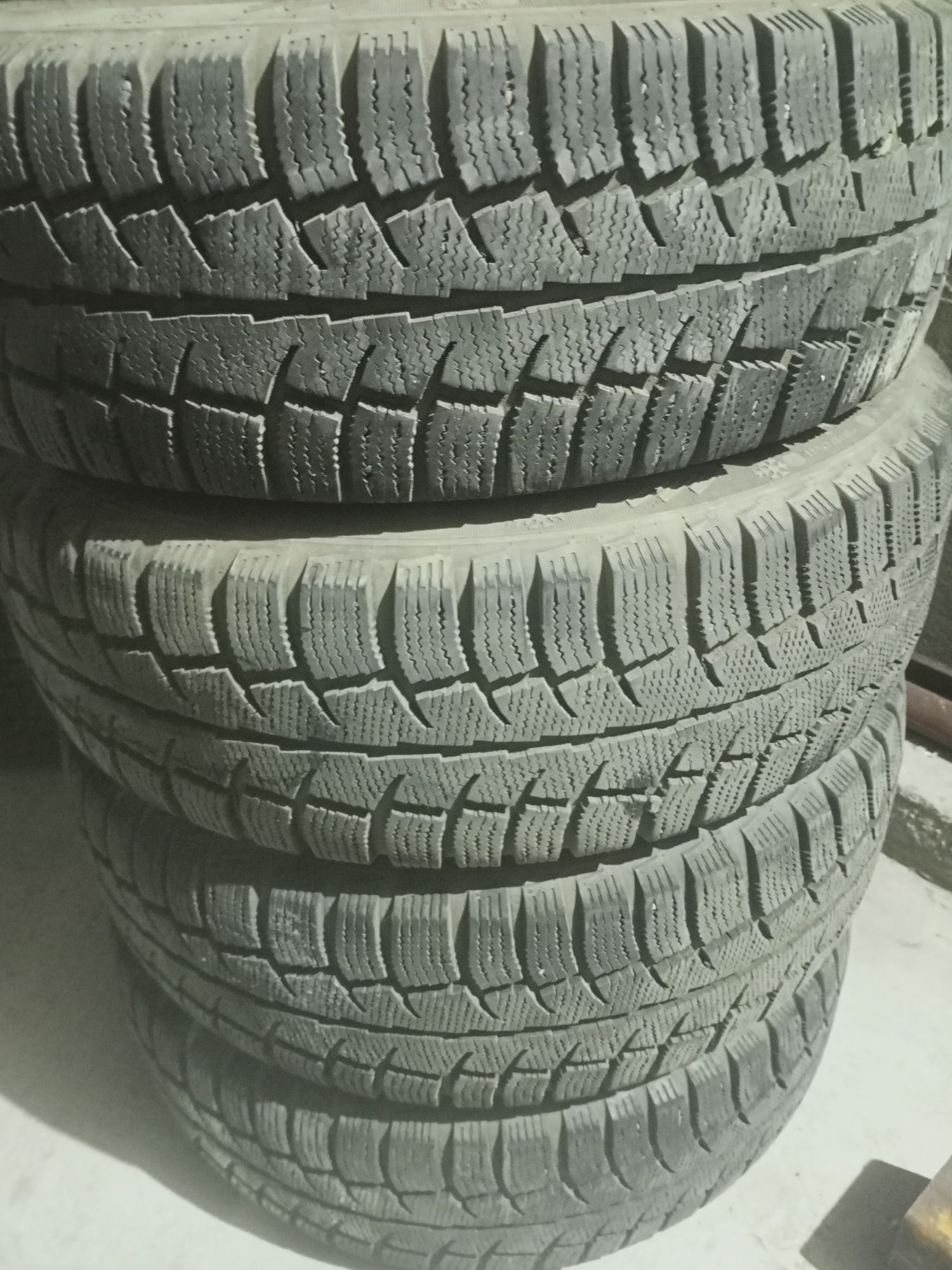 Продам зимние шины б/у идеал