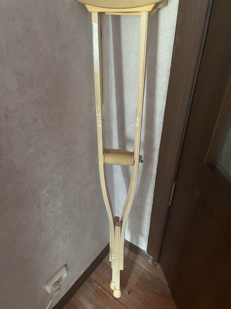 Продам ходунки , костыли