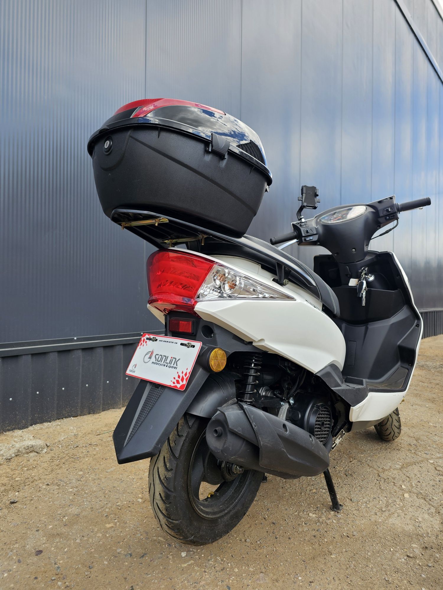 Скутер мопед SONLINK T4 M8